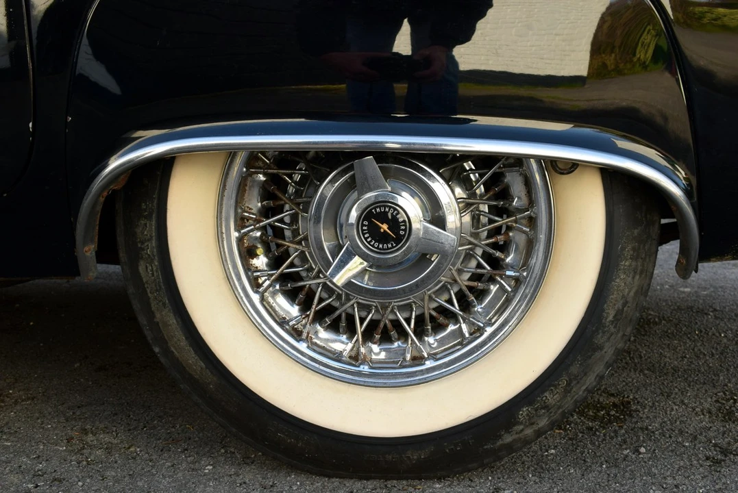 1955 Ford Thunderbird 1st Gen - Image 24 of 30