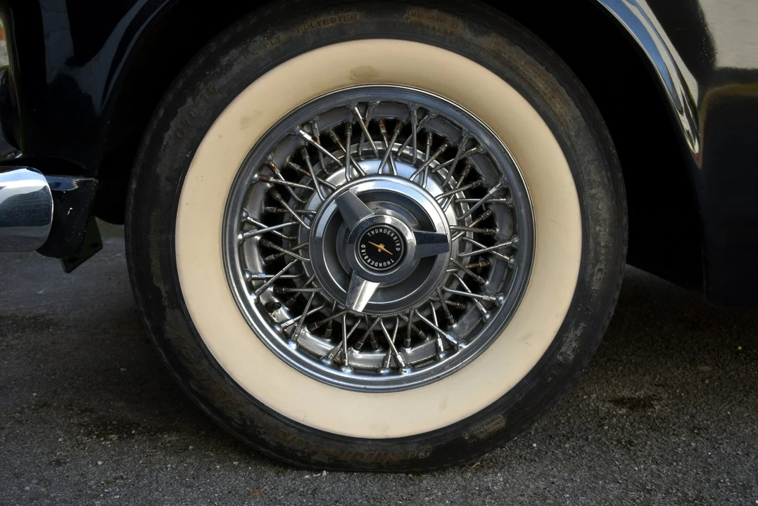 1955 Ford Thunderbird 1st Gen - Image 25 of 30