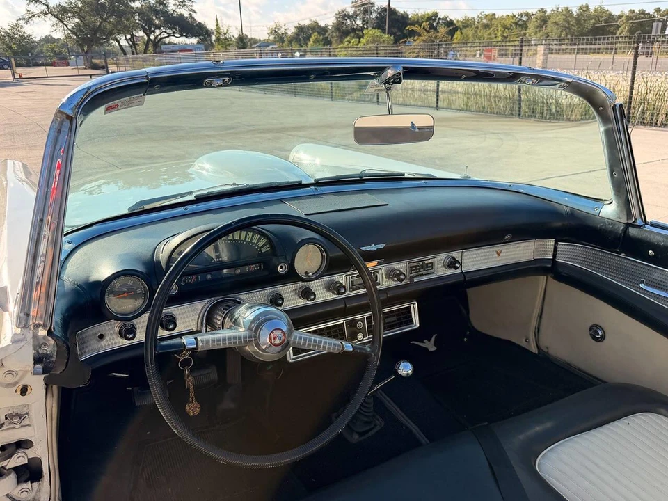 1955 Ford Thunderbird 1st Gen - Image 19 of 31