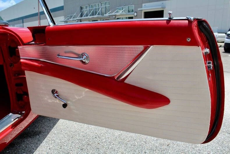 1955 Ford Thunderbird 1st Gen - Image 28 of 31
