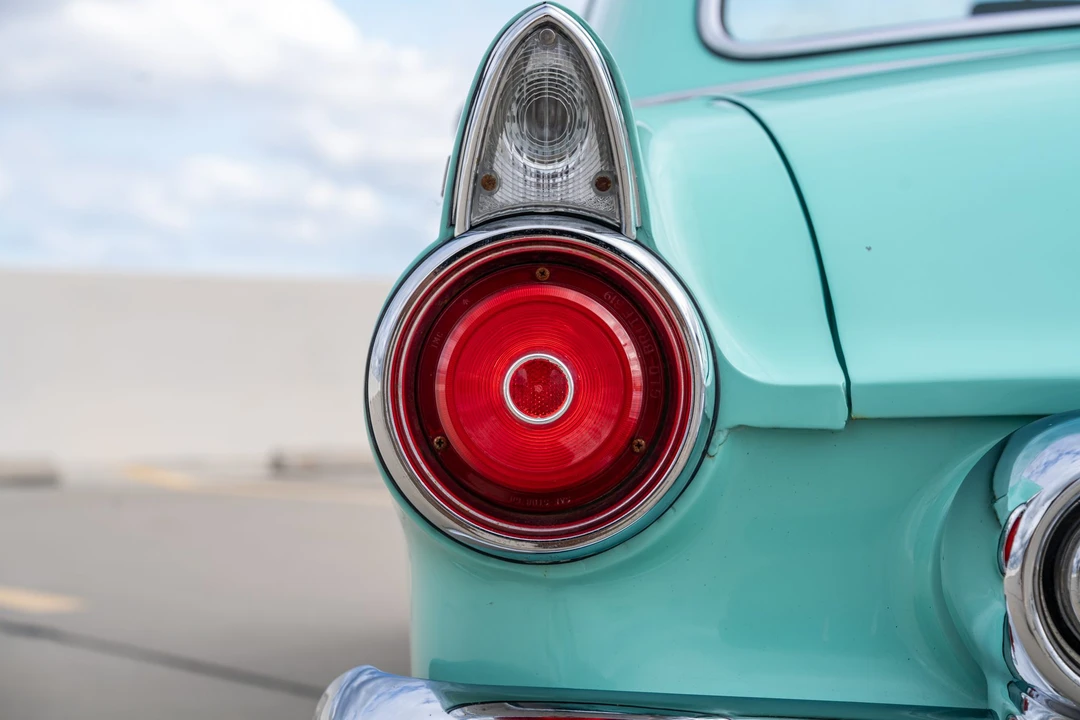 1955 Ford Thunderbird 1st Gen - Image 27 of 31