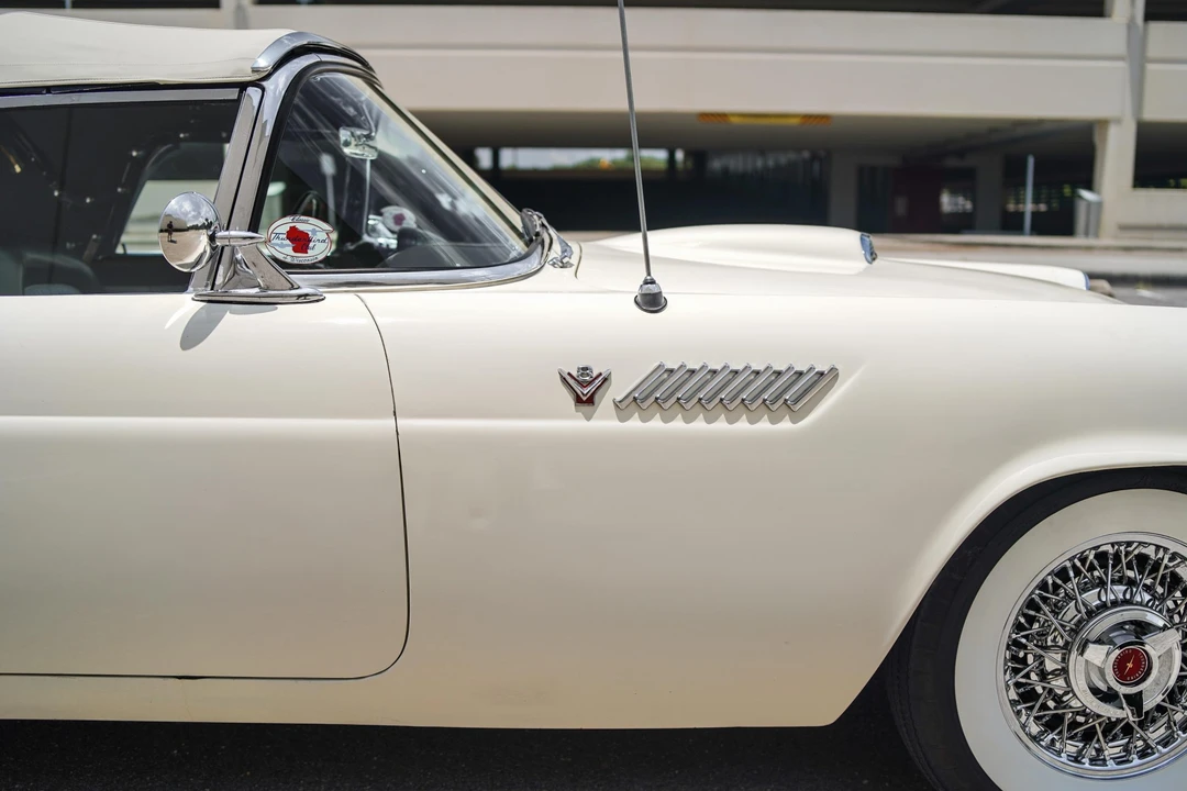 1955 Ford Thunderbird 1st Gen - Image 21 of 31