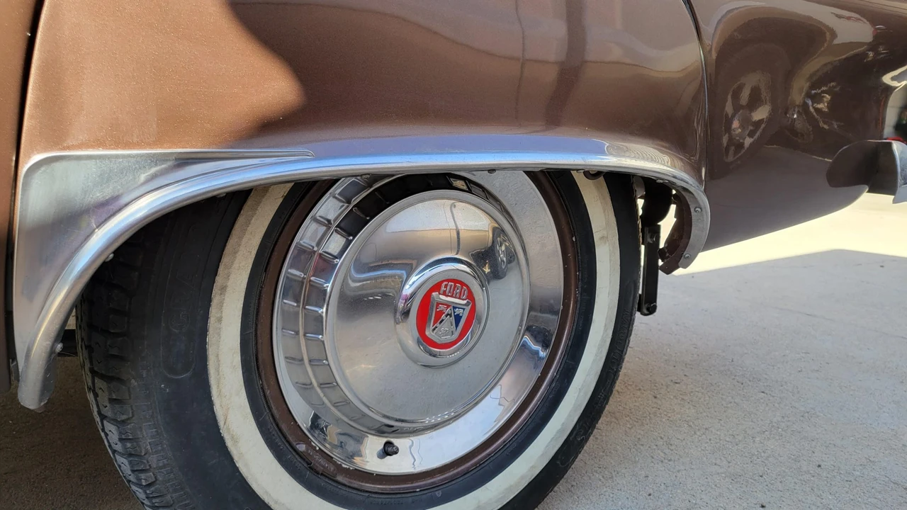 1955 Ford Thunderbird 1st Gen - Image 29 of 31