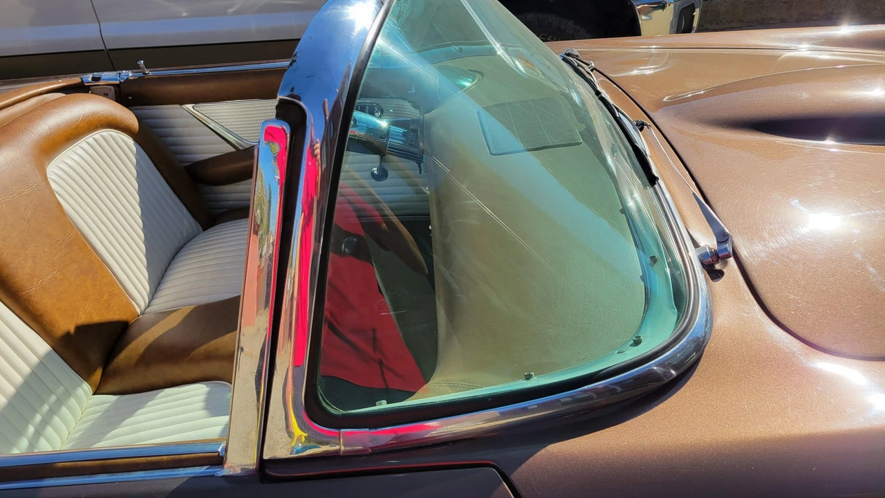 1955 Ford Thunderbird 1st Gen - Image 22 of 31