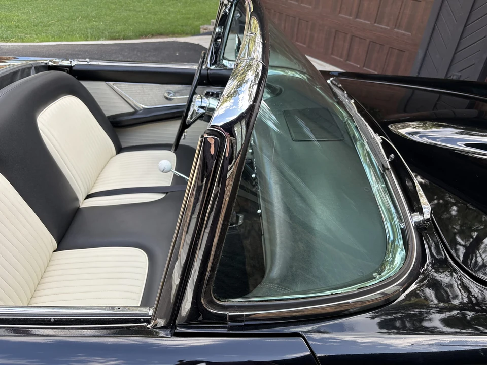 1955 Ford Thunderbird 1st Gen - Image 25 of 31