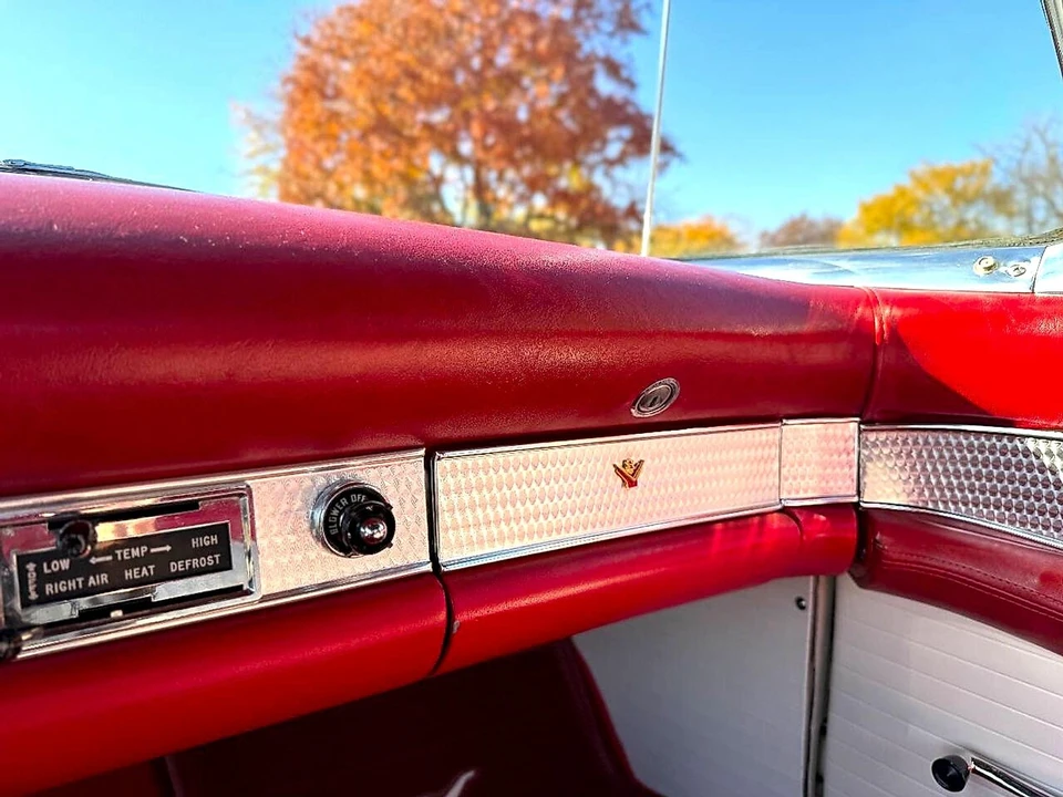 1955 Ford Thunderbird 1st Gen - Image 29 of 31