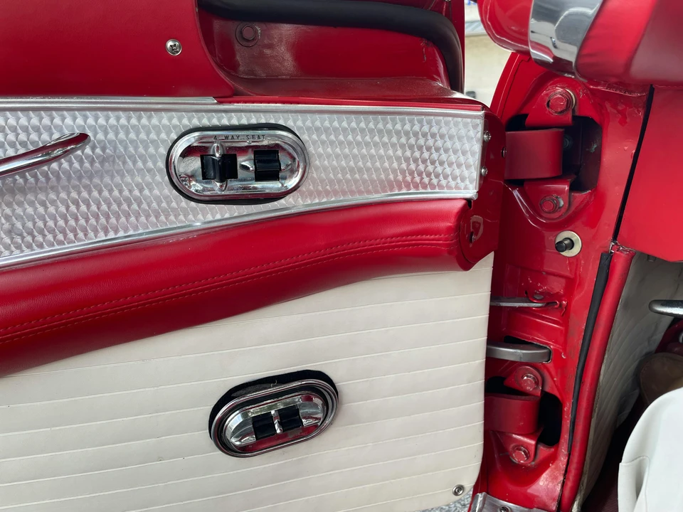 1955 Ford Thunderbird 1st Gen - Image 21 of 31