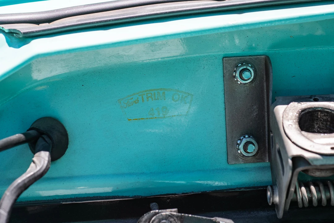 1955 Ford Thunderbird 1st Gen - Image 25 of 31