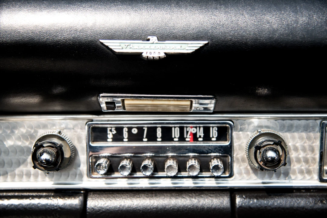 1955 Ford Thunderbird 1st Gen - Image 24 of 31