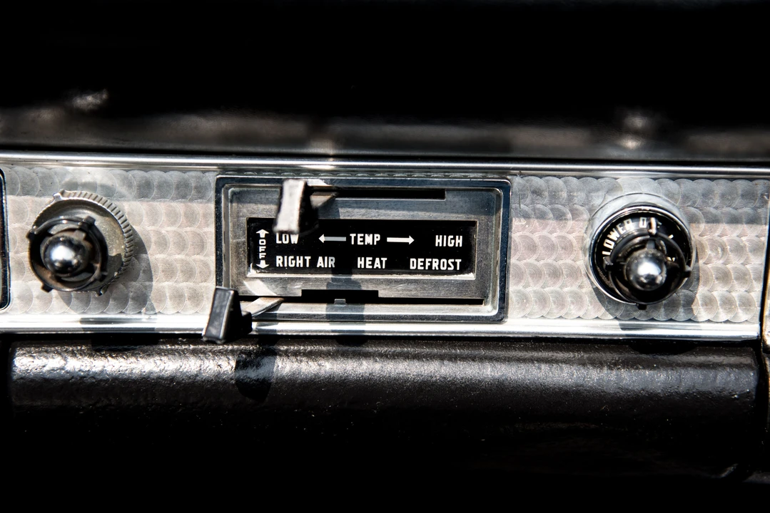 1955 Ford Thunderbird 1st Gen - Image 29 of 31