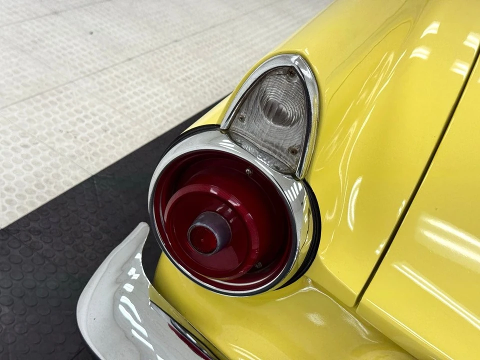 1955 Ford Thunderbird 1st Gen - Image 23 of 31