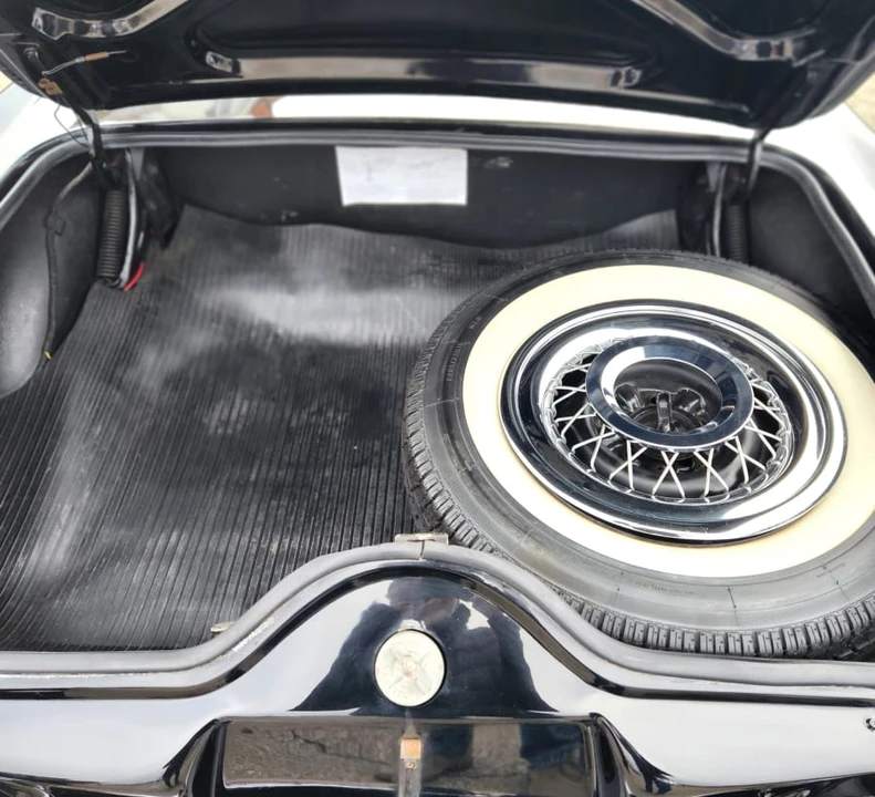 1955 Ford Thunderbird 1st Gen - Image 26 of 28