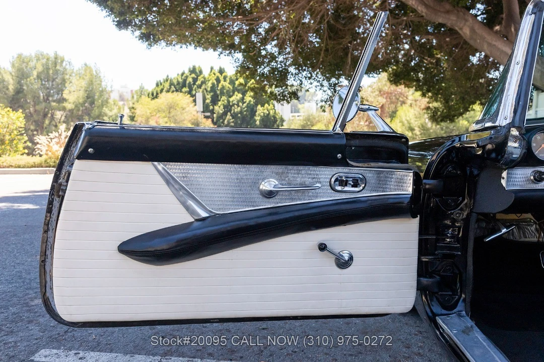 1955 Ford Thunderbird 1st Gen - Image 27 of 31