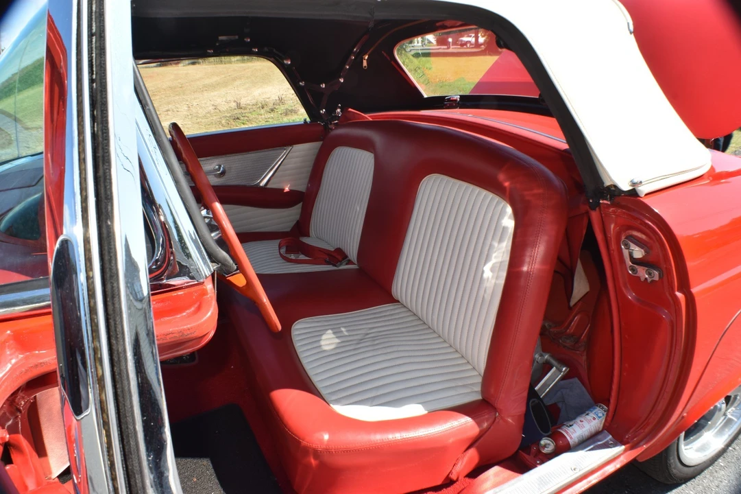 1955 Ford Thunderbird 1st Gen - Image 21 of 31