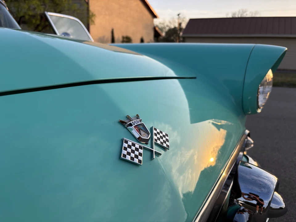 1955 Ford Thunderbird 1st Gen - Image 22 of 31