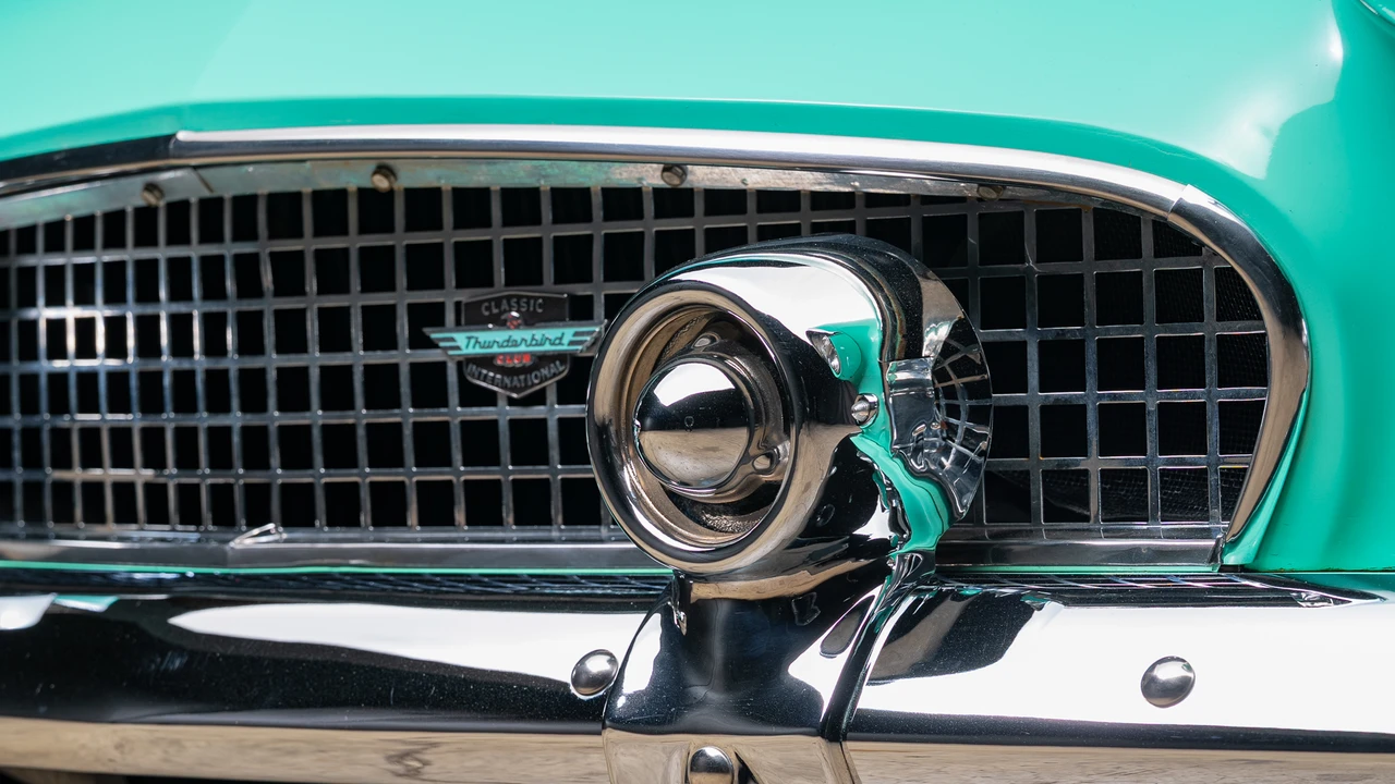 1955 Ford Thunderbird 1st Gen - Image 26 of 31