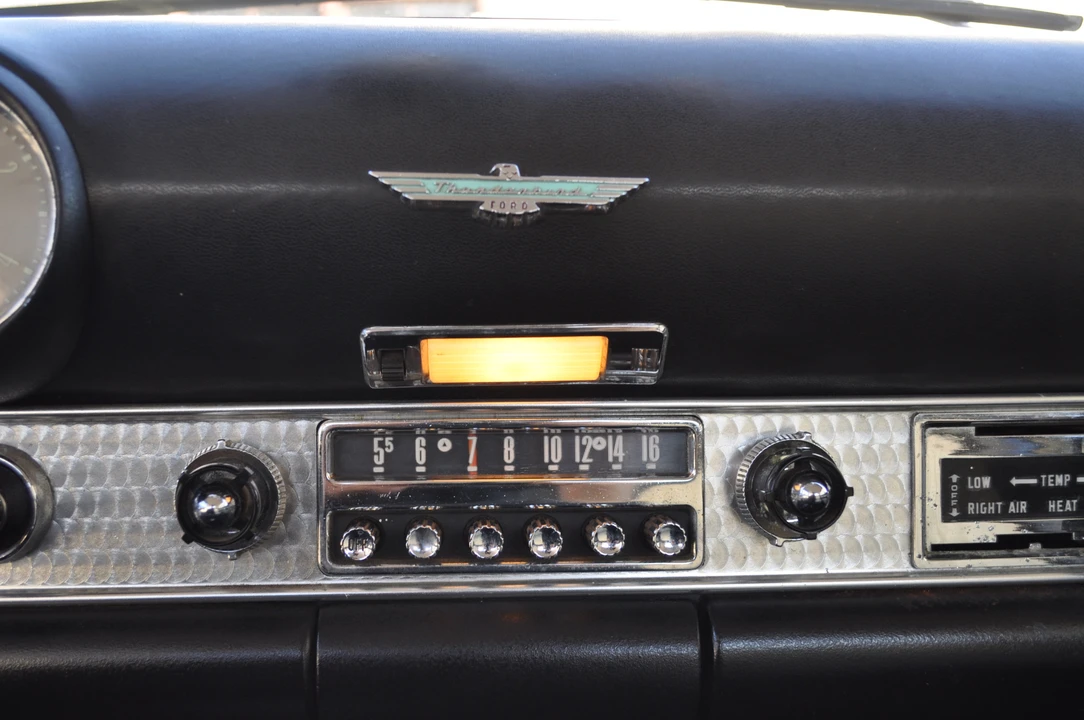 1955 Ford Thunderbird 1st Gen - Image 29 of 31