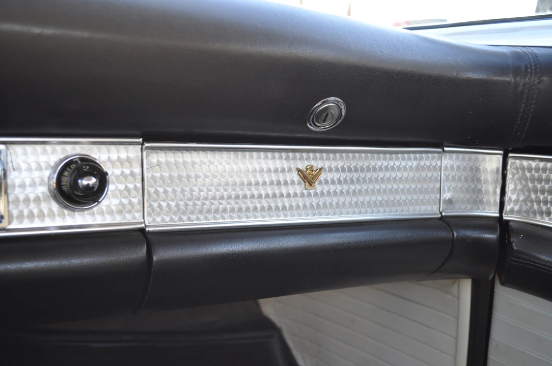 1955 Ford Thunderbird 1st Gen - Image 30 of 31