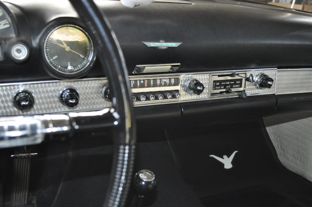 1955 Ford Thunderbird 1st Gen - Image 28 of 31