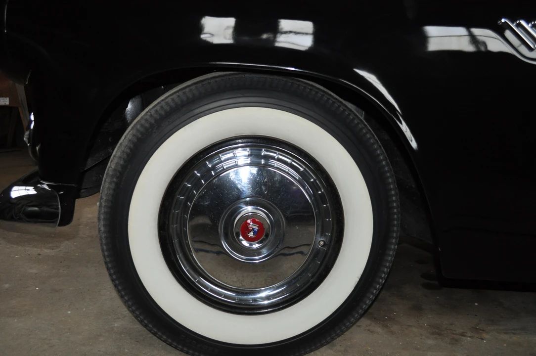 1955 Ford Thunderbird 1st Gen - Image 22 of 31