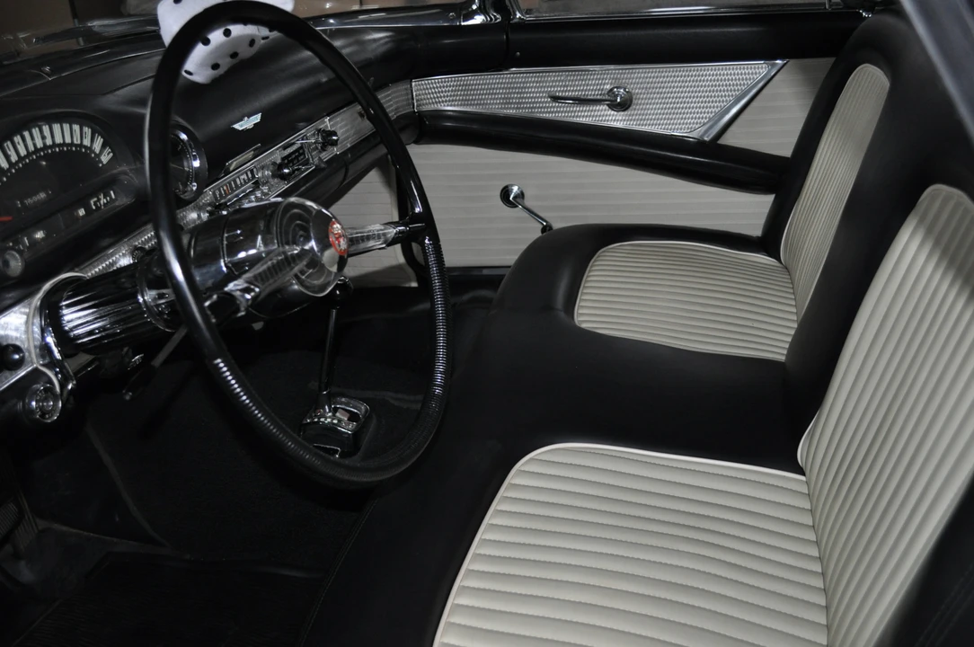 1955 Ford Thunderbird 1st Gen - Image 23 of 31
