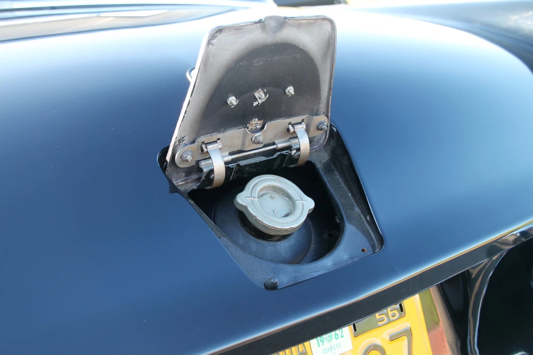 1955 Ford Thunderbird 1st Gen - Image 30 of 31