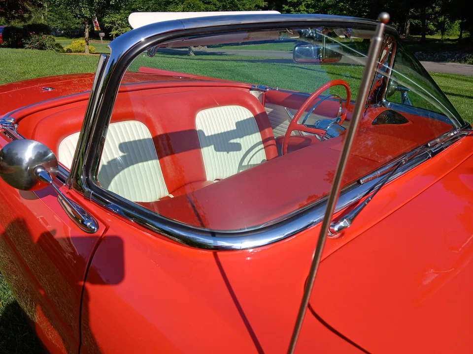 1955 Ford Thunderbird 1st Gen - Image 22 of 31