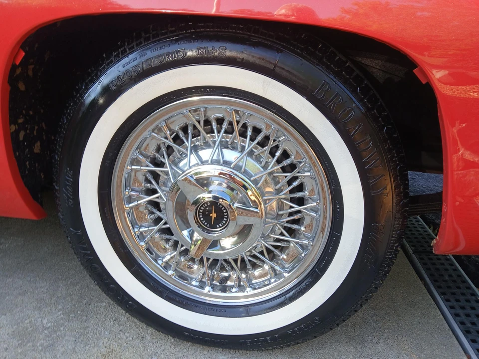 1955 Ford Thunderbird 1st Gen - Image 27 of 31