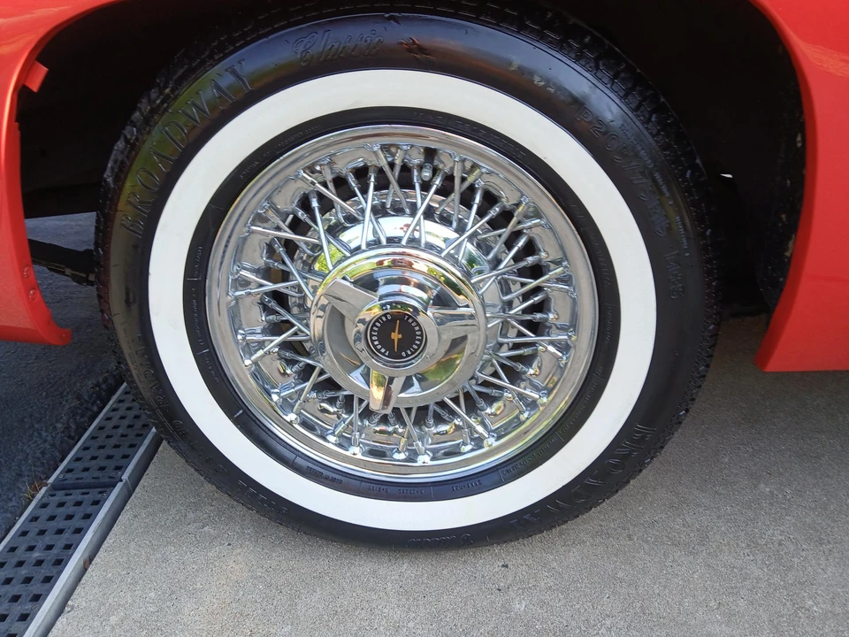 1955 Ford Thunderbird 1st Gen - Image 28 of 31