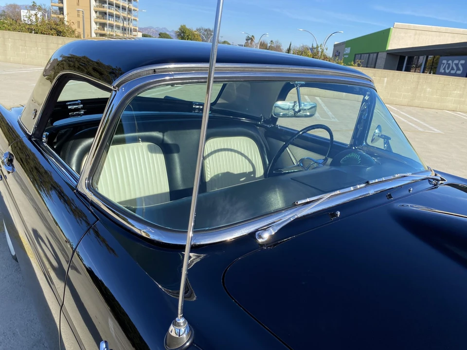 1955 Ford Thunderbird 1st Gen - Image 21 of 31