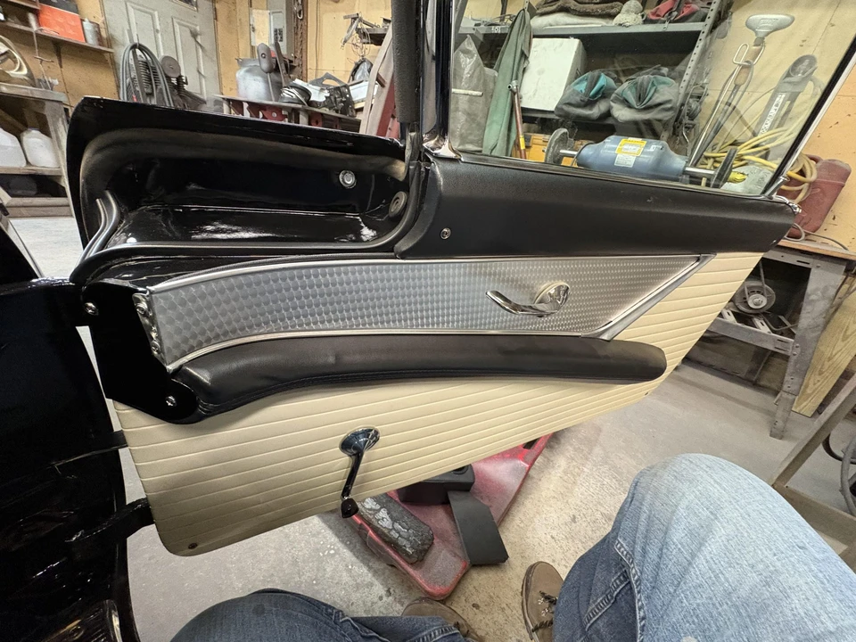 1955 Ford Thunderbird 1st Gen - Image 28 of 31