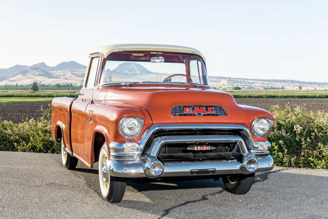 1955 GMC Suburban 4th Gen - Image 4 of 31