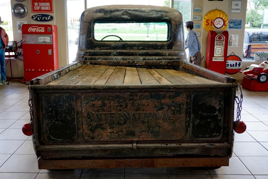 1955 International - Image 7 of 21