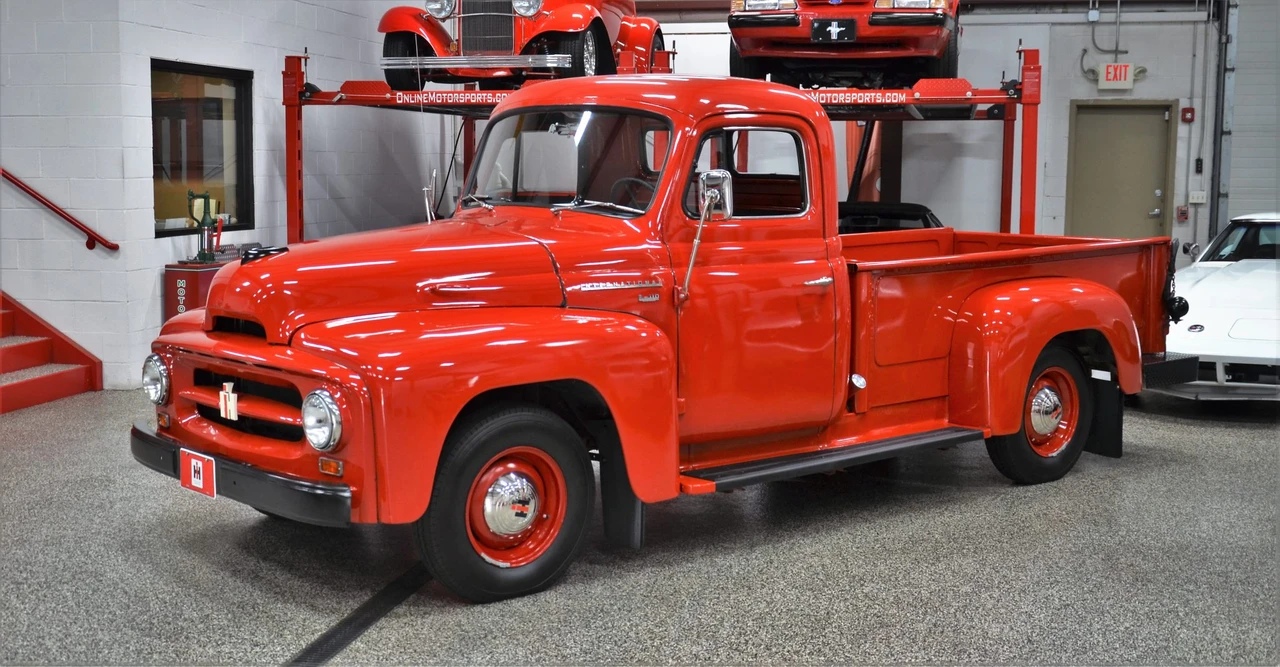 1955 International Harvester Pickup - Image 2 of 31