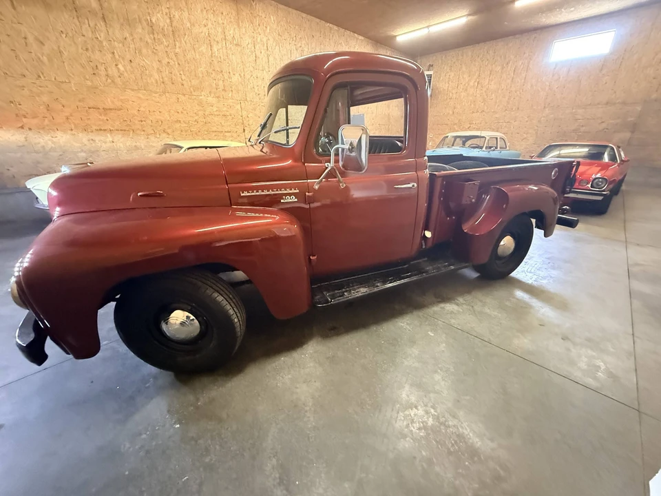 1955 International - Image 8 of 31