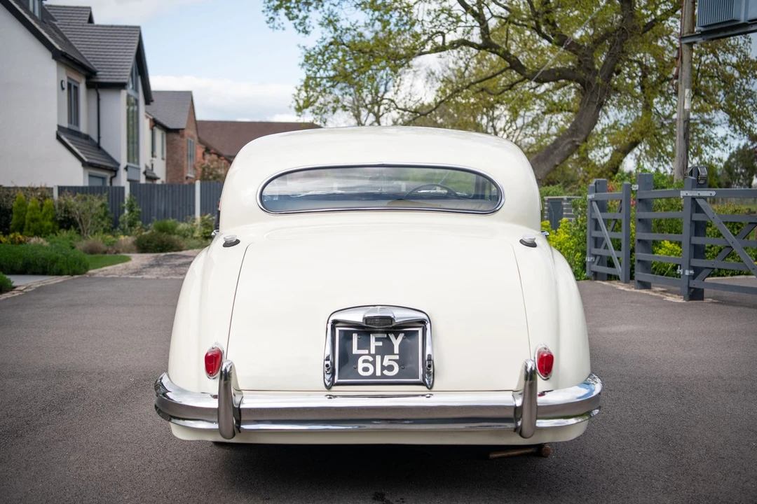 1955 Jaguar Mark VII & VIII & IX - Image 9 of 30