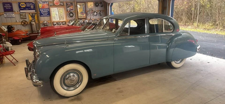 1955 Jaguar Mark VII & VIII & IX - Image 2 of 6