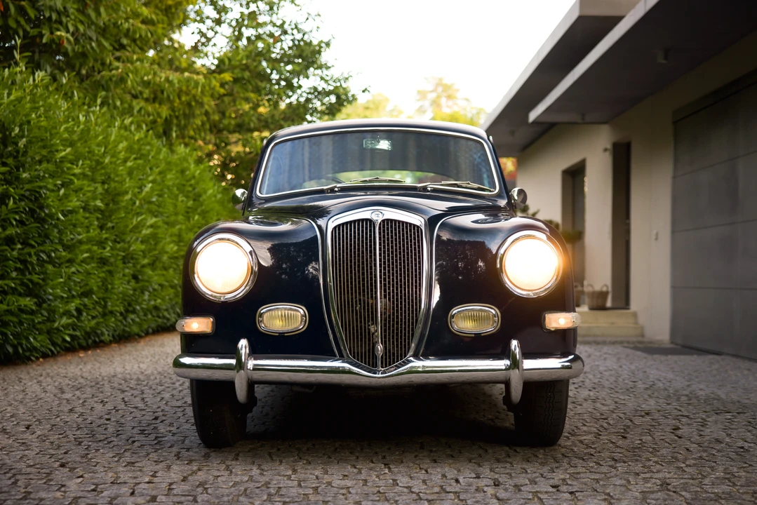 1955 Lancia Aurelia - Image 2 of 31
