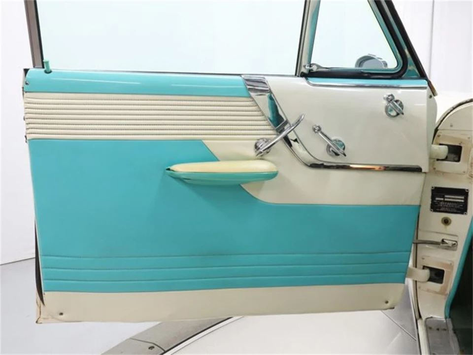 1955 Lincoln Capri - Image 26 of 31