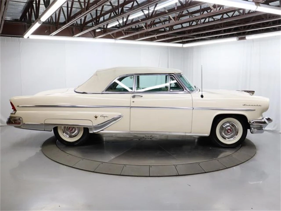 1955 Lincoln Capri - Image 8 of 31