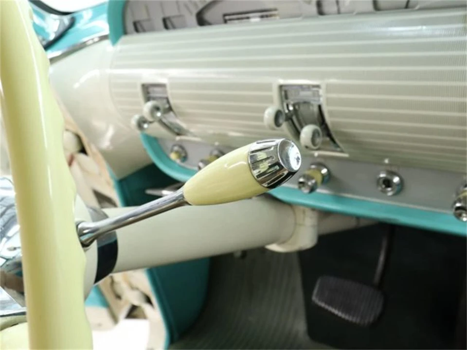 1955 Lincoln Capri - Image 15 of 31