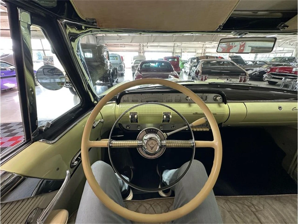 1955 Lincoln Capri - Image 17 of 31