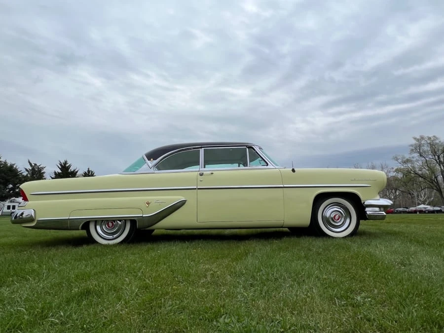 1955 Lincoln Capri - Image 2 of 17