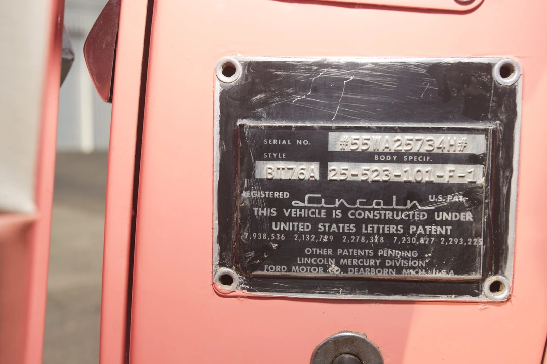 1955 Lincoln Capri - Image 7 of 29