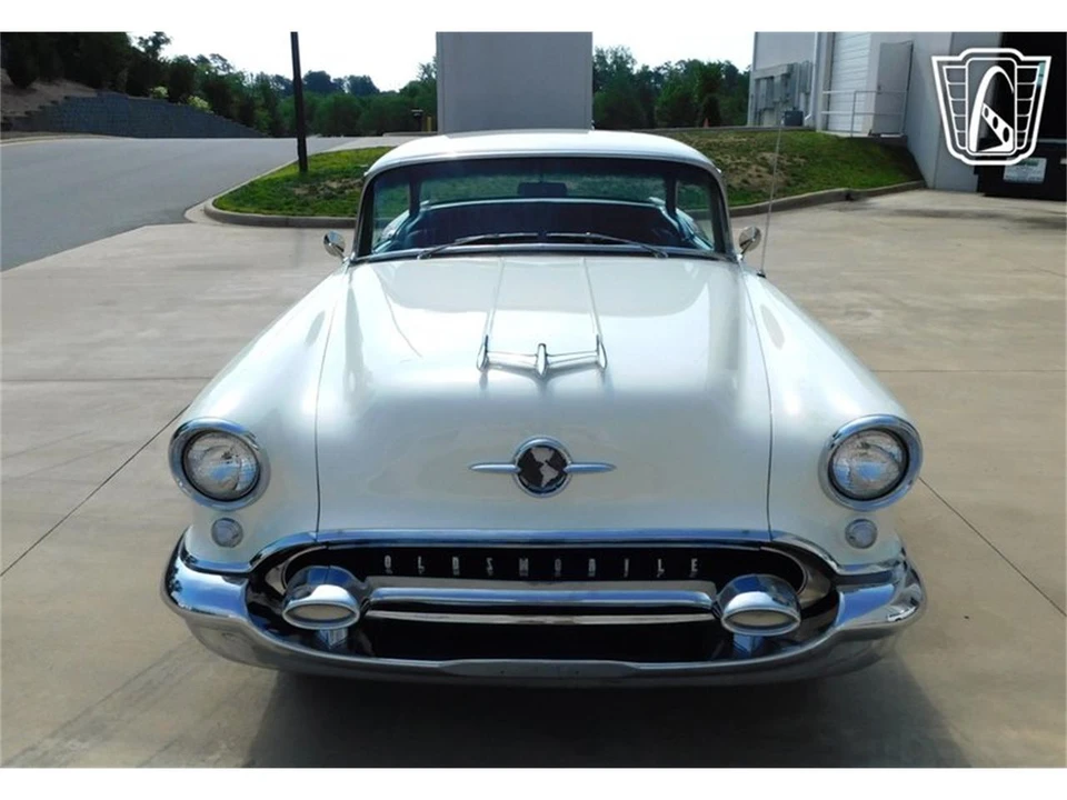 1955 Oldsmobile 88 - Image 4 of 31