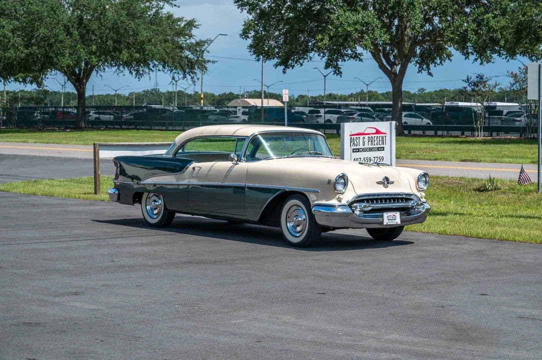1955 Oldsmobile 88 - Image 9 of 31