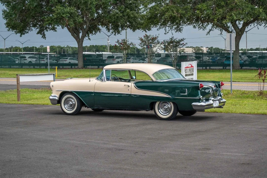 1955 Oldsmobile 88 - Image 16 of 31