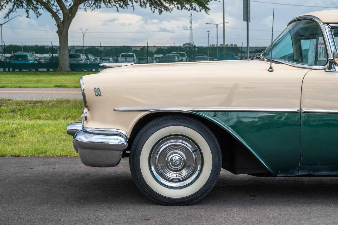 1955 Oldsmobile 88 - Image 21 of 31