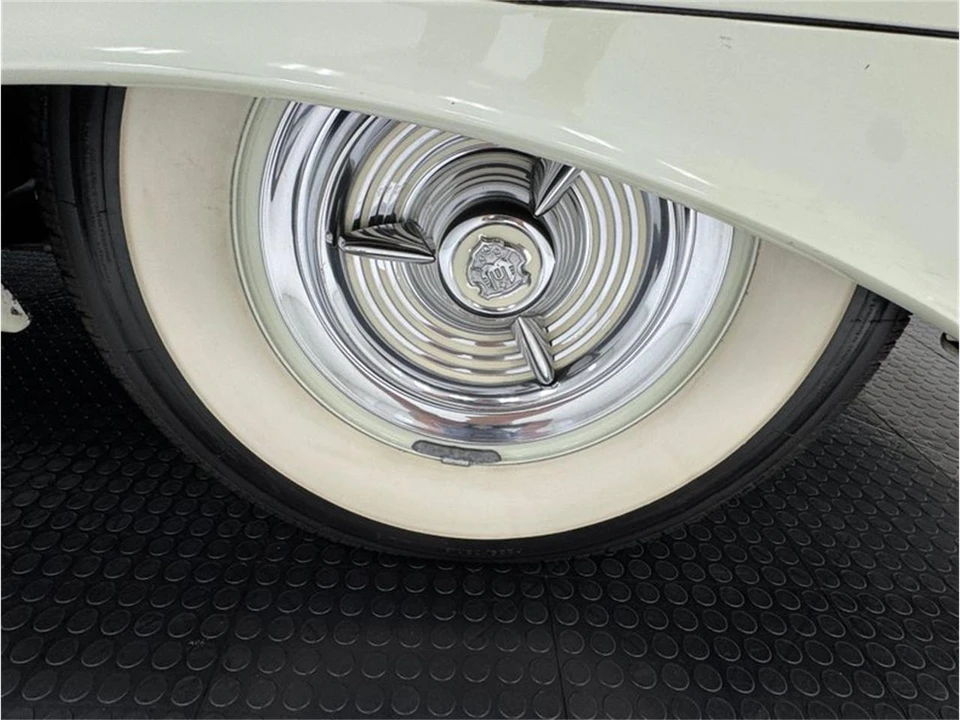 1955 Oldsmobile 88 - Image 20 of 31