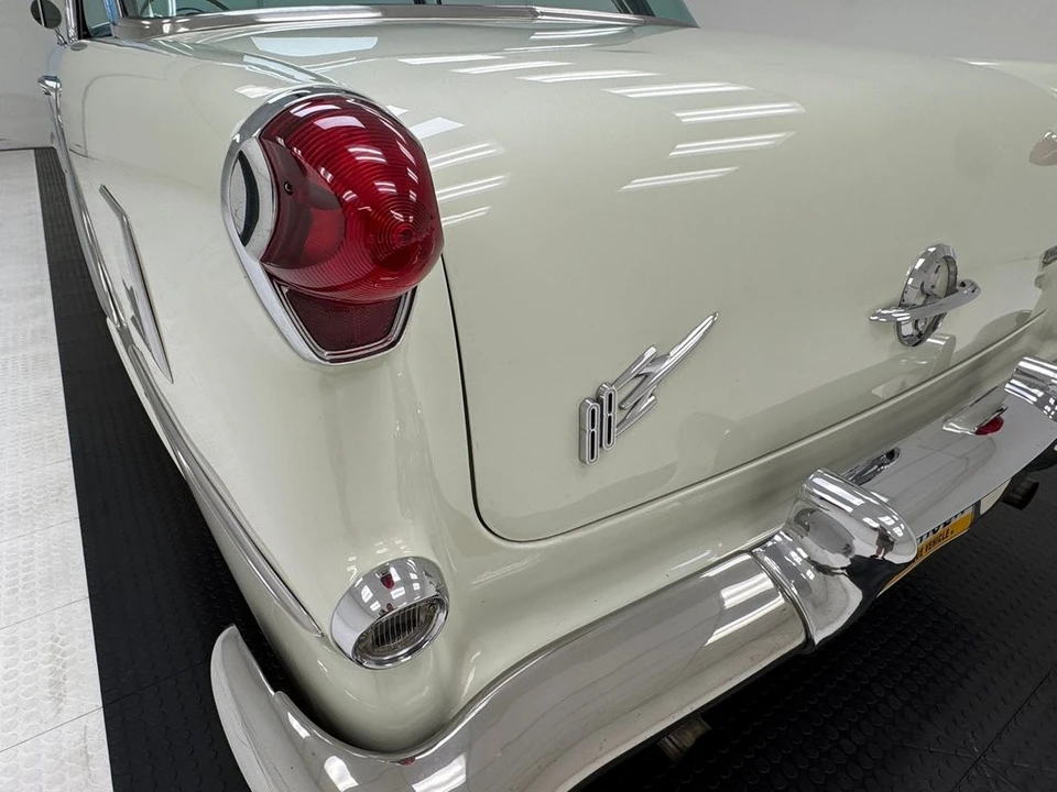1955 Oldsmobile 88 - Image 22 of 31